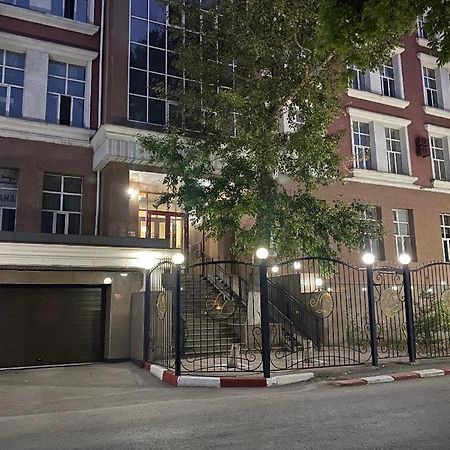 Arman Deluxe Daire Karagandy Dış mekan fotoğraf